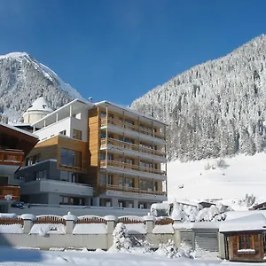 https://hotel-garni-panorama.ischgl-hotels.net